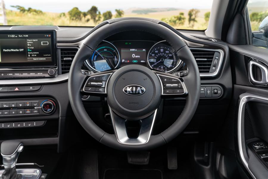 Торпедо Kia XCeed PHEV 2020 года  (UK) (фото 17 из 40)